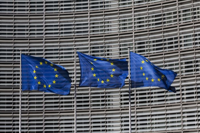 Bruselas plantea una ley para aumentar la protección de la libertad de información