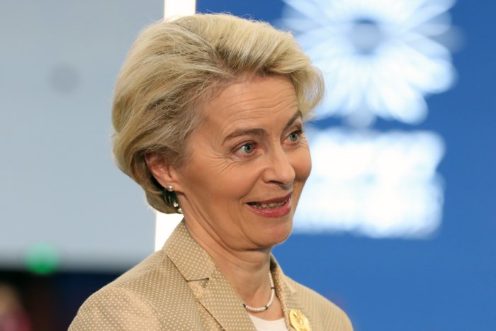 Interrumpen a Von der Leyen: "La sangre de niños palestinos está en tus manos"