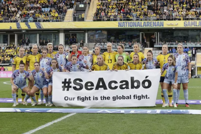 España y Suecia reivindican juntas el #SeAcabó en un partido histórico para el fútbol femenino