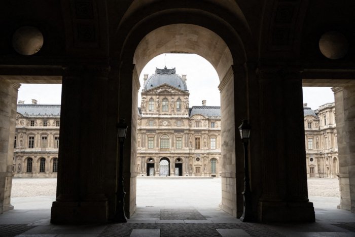 El Louvre y el palacio de Versalles reabren un día después de ser evacuados por una amenaza de atentado