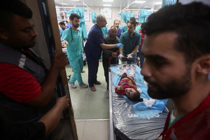 Los hospitales de Gaza se quedan sin agua y combustible con más de 12.000 heridos