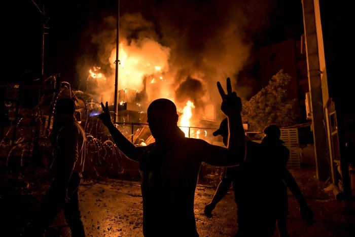 El bombardeo al hospital en Gaza provoca manifestaciones masivas y ataques a embajadas de Israel y EEUU