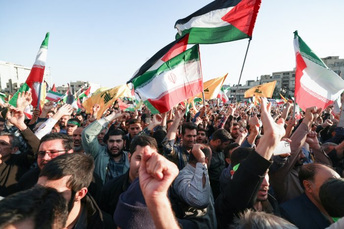 Irán enarbola la ira del mundo musulmán contra Israel y EEUU