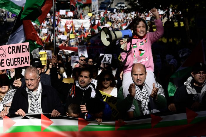 Unas 3.000 personas se manifiestan contra el “genocidio” en Gaza y reclaman romper con Israel