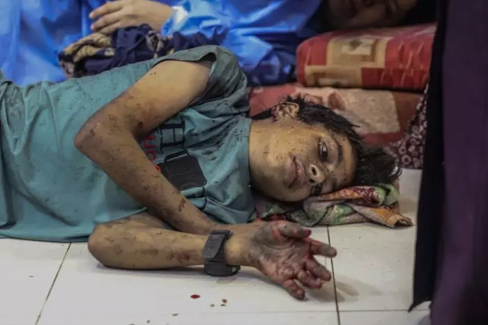 Mueren dos bebés y un paciente en el hospital más grande de Gaza tras los ataques de Israel