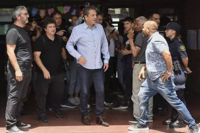 Sergio Massa pide a los argentinos votar “pensando en el futuro y con esperanza”, tras la apertura de los colegios electorales