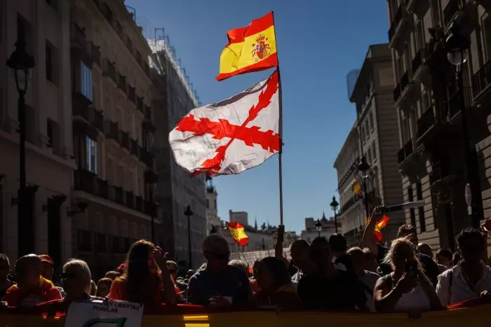 Almeida busca ubicación para el monumento a los Tercios de Flandes, cuyo emblema es usado por los neonazis