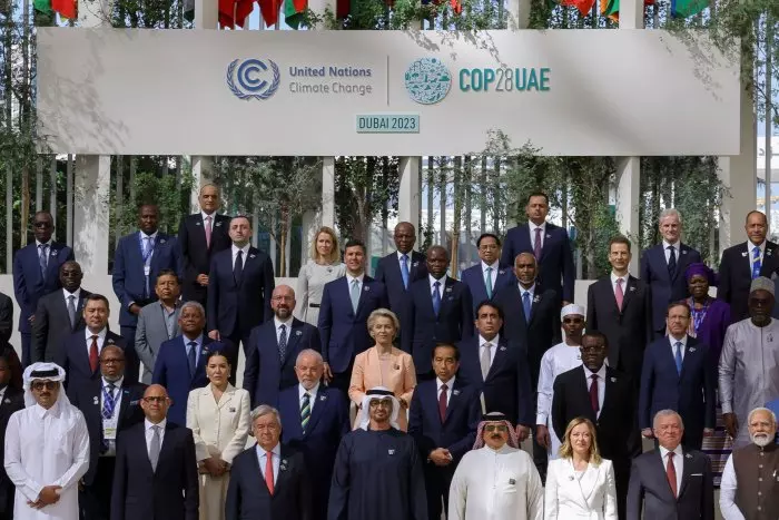 La COP28 aprueba poner en marcha el nuevo fondo de pérdidas y daños para los países más vulnerables