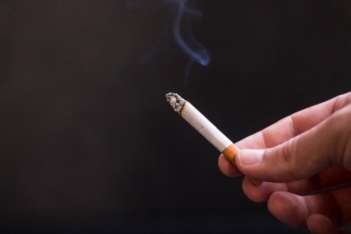 Hacienda ingresa por tabaco el doble que hace 25 años con la mitad del consumo