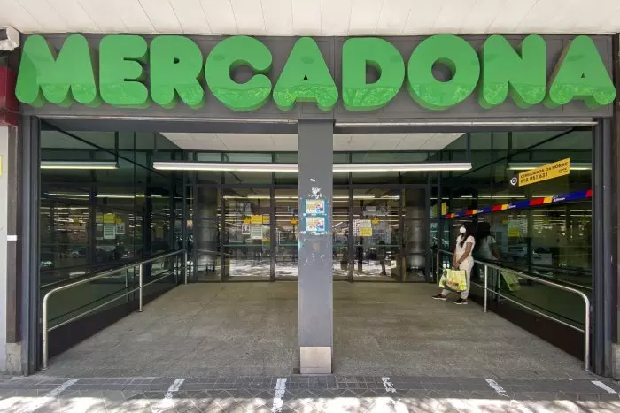 Mercadona y sindicatos firman una subida salarial de hasta el 6% anual los próximos cinco años