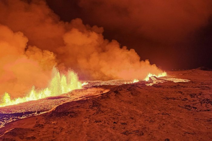 Un volcán entra en erupción en Islandia tras varias semanas de actividad sísmica
