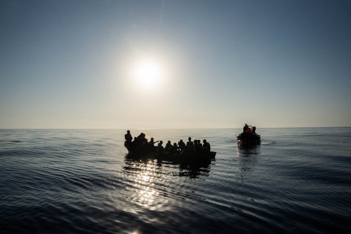 Más retornos y menos derechos: la UE endurece el asilo con su "histórico" pacto migratorio