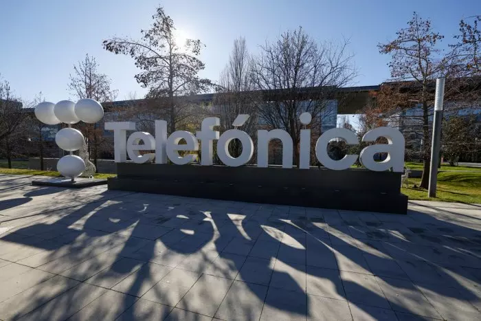 Telefónica reduce a 3.559 los afectados por su ERE y mejora su propuesta económica