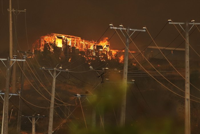 Suben a 122 los fallecidos en los incendios de la región chilena de Valparaíso