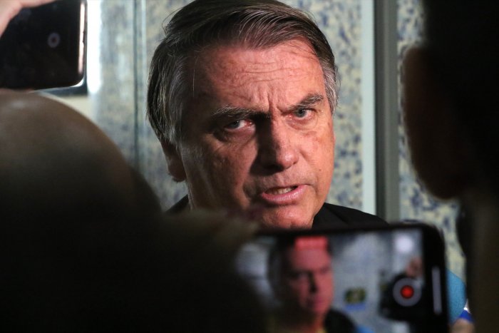 La Policía prohíbe a Bolsonaro salir de Brasil por el intento de golpe de Estado de 2022