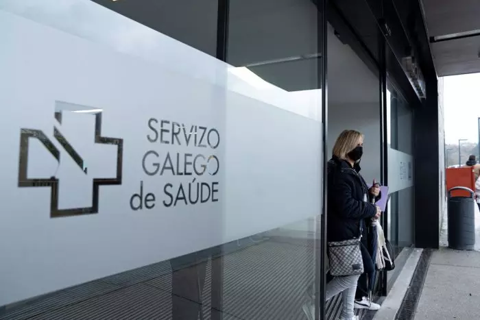 El Servicio Gallego de Salud anuncia dos días antes de las elecciones que pagará los gastos a los pacientes que se desplacen