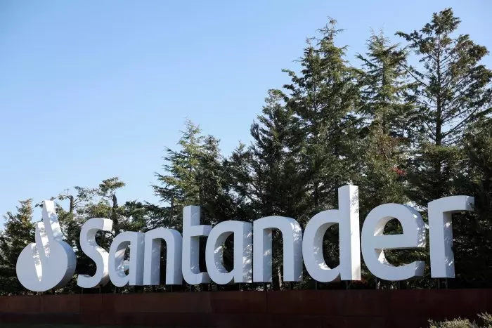 Santander eleva un 50% el dividendo y recomprará acciones por 1.459 millones