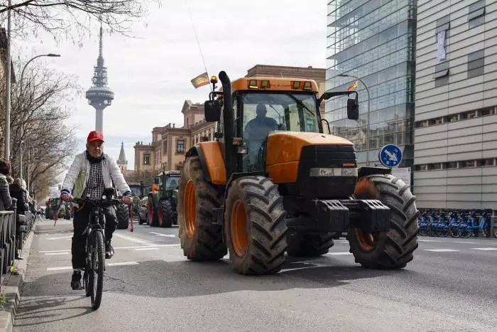Los agricultores ponen fin a la protesta en el centro de Madrid tras congregar a miles de personas y 500 tractores