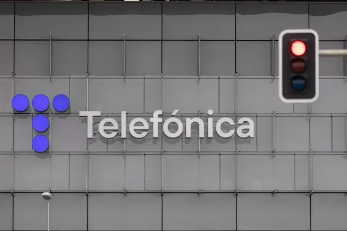 Telefónica perdió 892 millones en 2023 por su filial de Reino Unido y por el impacto del ERE