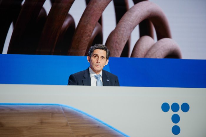Álvarez-Pallete gana 6,32 millones en 2023 como presidente de Telefónica