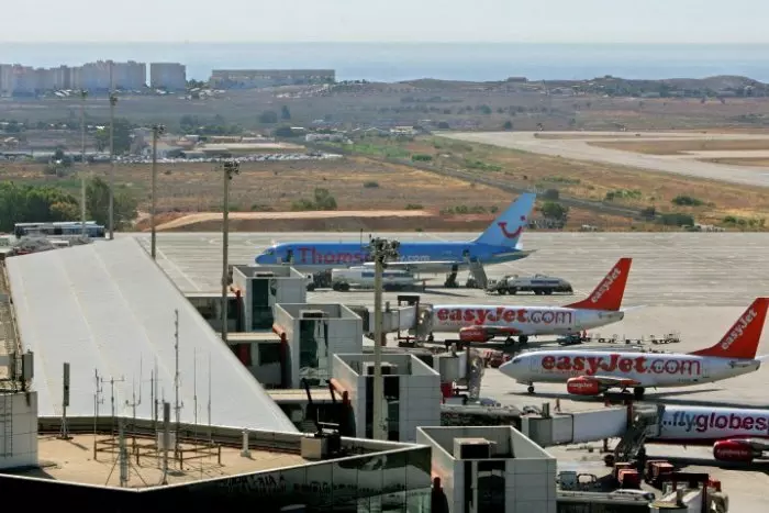 Los informes ambientales de la Generalitat valenciana desacreditan el plan de Mazón para ampliar el aeropuerto de Alacant