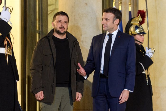 España rechaza el eventual envío de tropas a Ucrania planteado por Macron