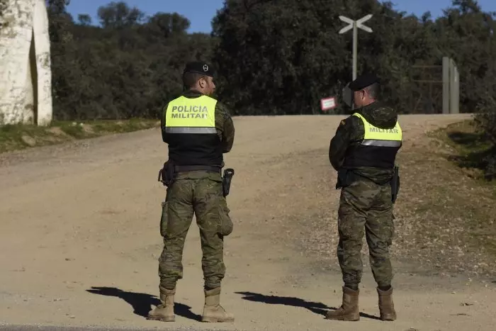 El juez militar rechaza la prisión preventiva de los mandos de las maniobras de Cerro Muriano