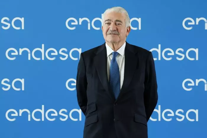 El consejero delegado de Endesa ganó 2,12 millones en 2023, un 14,2% menos