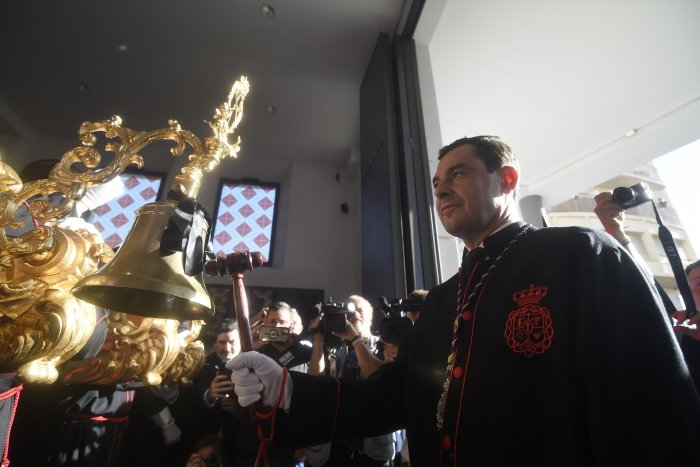 Las organizaciones laicistas exigen a Moreno Bonilla que retire su idea de meter la Semana Santa en los colegios públicos