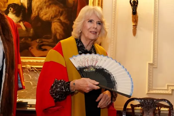 Sumar pregunta al Gobierno si el viaje de la reina Camila a España para cazar ha costado dinero público