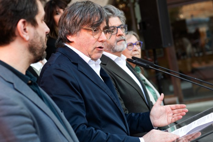 Junts sugiere una "coordinación" de PSOE y ERC para dejar a Puigdemont fuera de juego de las catalanas