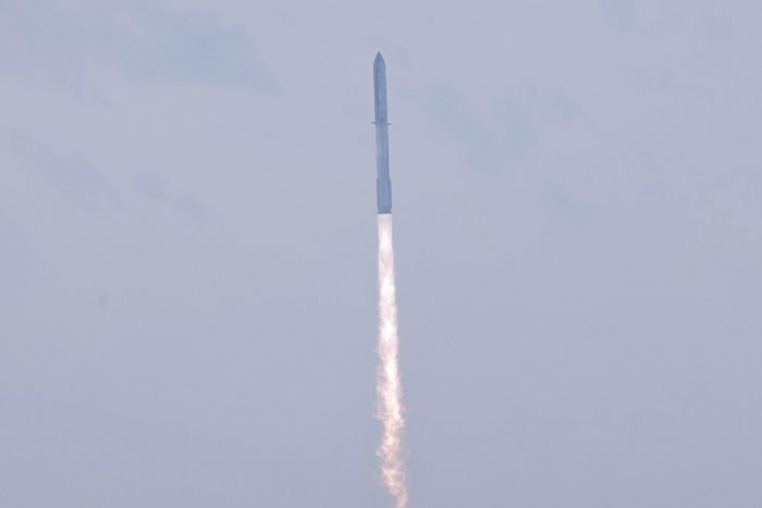 La nave Starship de Elon Musk despega con éxito, pero se pierde al aterrizar