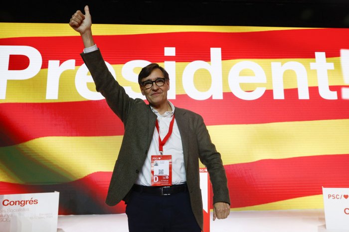 Illa, proclamado líder y candidato del PSC, llama a "abrir una etapa de esperanza en Catalunya"