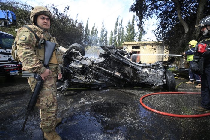 Israel ataca objetivos de Hizbulá con artillería y aviones de combate en el sur de Líbano