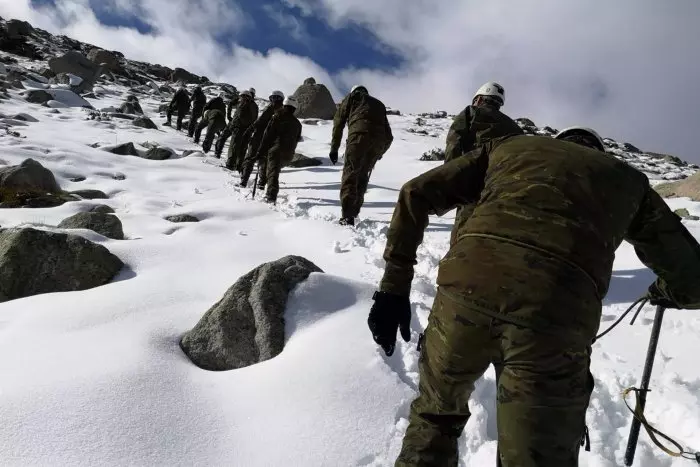 Nueve soldados, ingresados por hipotermia y congelación tras unas maniobras en el Pirineo aragonés