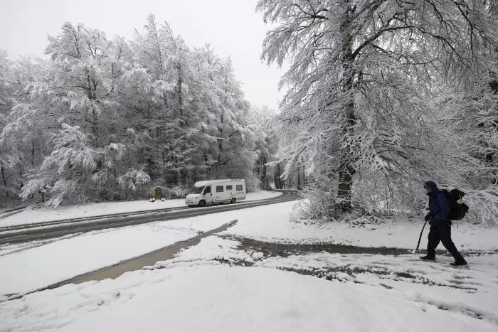 Mucha precaución al volante esta Semana Santa: la borrasca Nelson está dejando mucha lluvia, nieve y viento