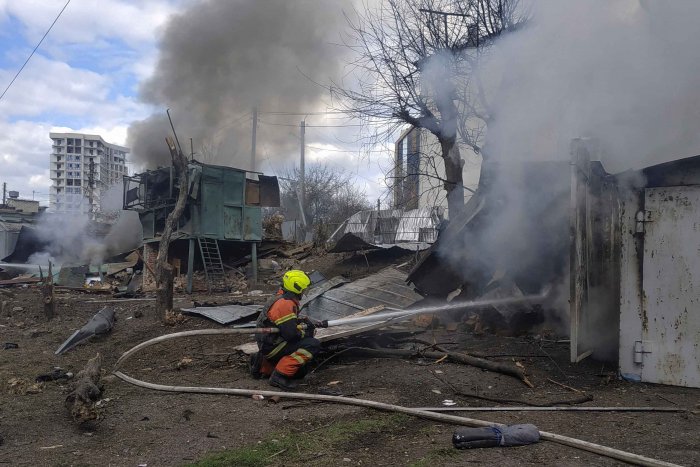 Ucrania anuncia el derribo de 17 drones y comunica la muerte de tres civiles por un ataque ruso en Zaporiyia