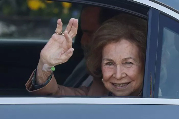 La reina Sofía recibe el alta hospitalaria tras cuatro días ingresada por una infección