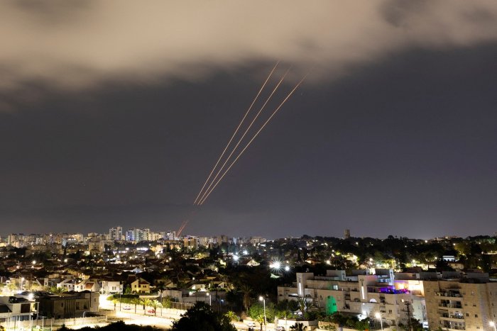 El Ejército israelí asegura que habrá una "respuesta" al ataque de Irán