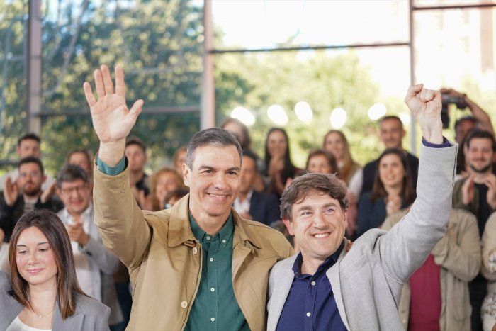 Sánchez llama a la convivencia en Euskadi en el cierre de campaña de un PSE decisivo para formar Gobierno