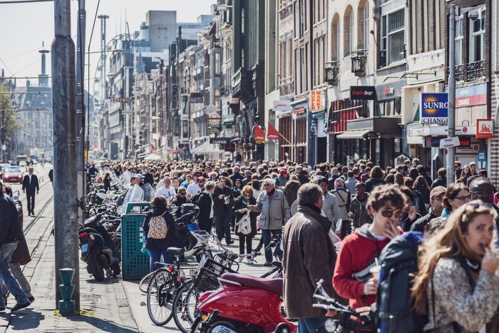 Ámsterdam prohibirá la construcción de nuevos hoteles para luchar contra el turismo de masas
