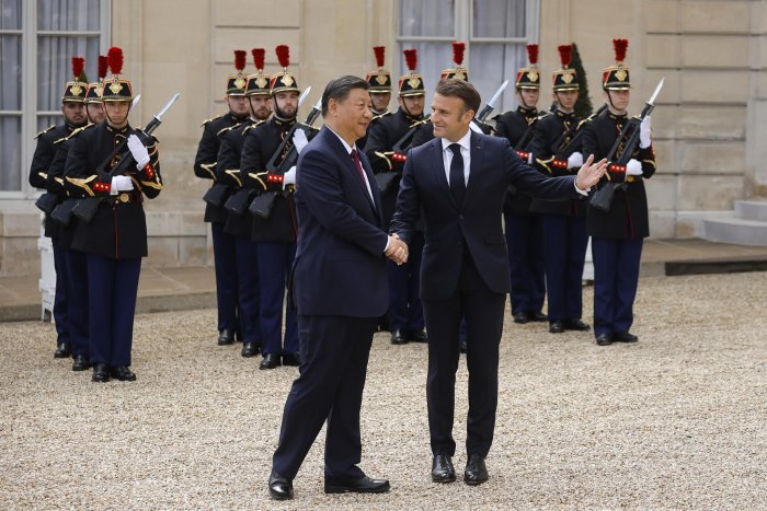 Xi Jinping se reúne con Macron en el inicio de su gira por Europa