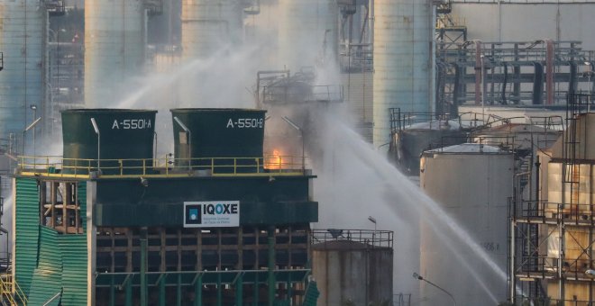 Els Bombers rebaixaran el nivell d'emergència a la petroquímica aquesta tarda