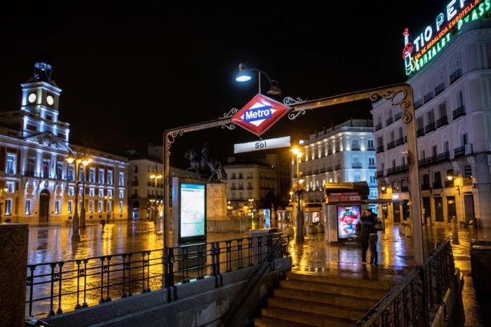 No es 'Abre los ojos', es España con toque de queda: las fotografías del inicio del estado de alarma