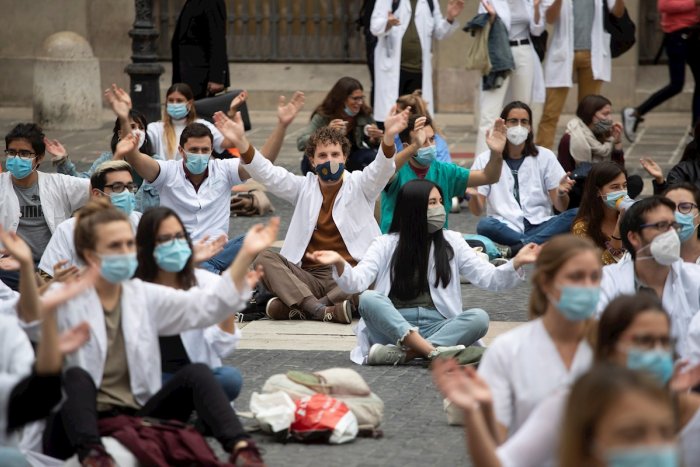 Los sindicatos médicos de toda España aseguran que el seguimiento de la huelga es del 85%