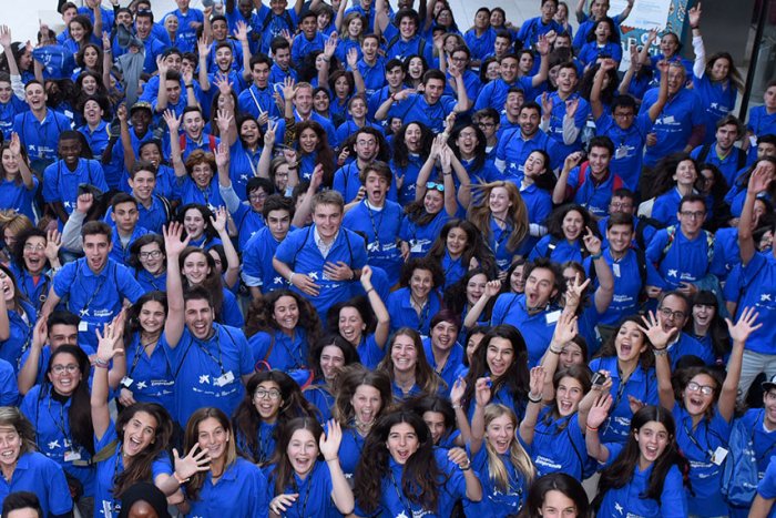 Más de 5.000 estudiantes e investigadores han recibido una beca de la Fundación La Caixa para ampliar su formación de excelencia