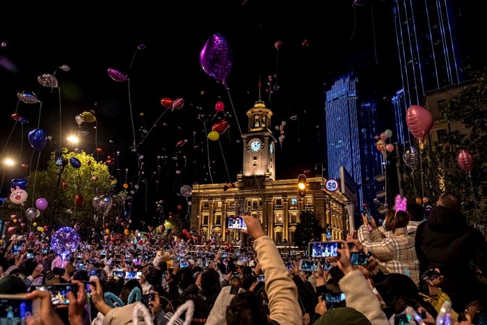 Las sorprendentes fotos de la celebración del Año Nuevo en Wuhan