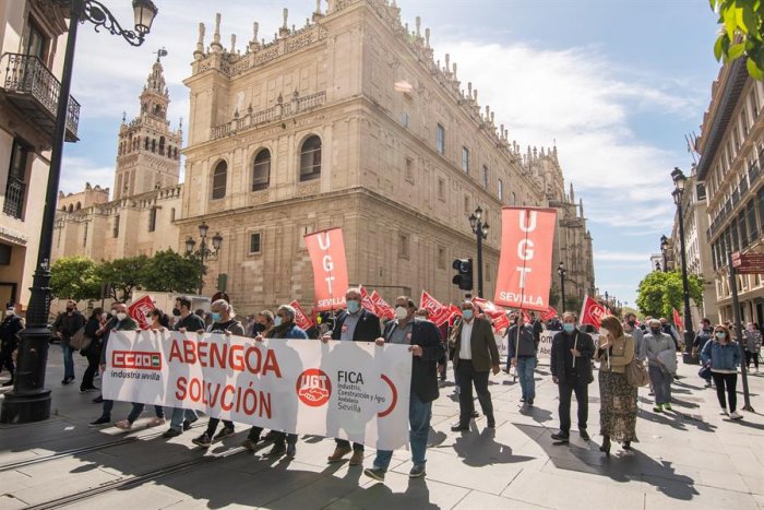 El incierto futuro de Abengoa: Ernst & Young, una discutida oferta y una errática política del Gobierno andaluz