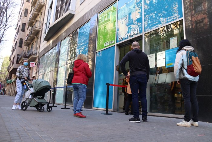 L'atur cau lleugerament durant el febrer a Catalunya i se situa en la xifra més baixa des del 2008