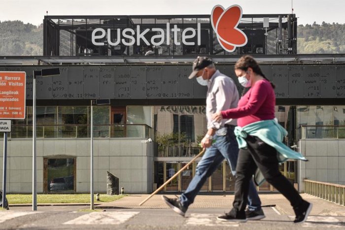 CCOO denuncia la congelación de salarios en Euskaltel mientras los directivos se embolsan 26 millones por la OPA